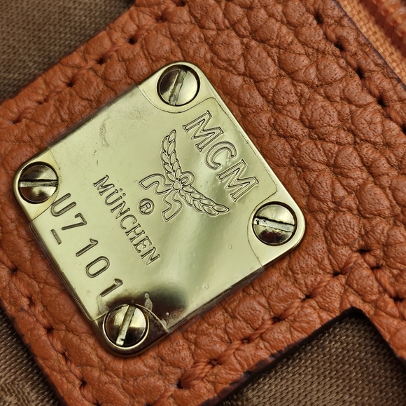 Auth. MCM‎ bright orange leather vintage gold chain crossbody convertible strap - Picture 8 of 17